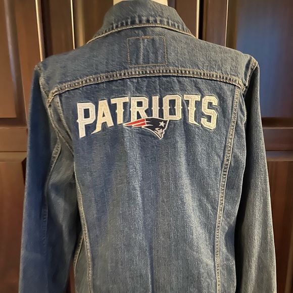 Levi’s NFL Football Patriots Jean Jacket - Picture 2 of 4